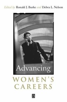 Paperback Advancing Women's Careers: Research in Practice Book