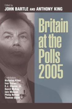 Paperback Britain at the Polls 2005 Book