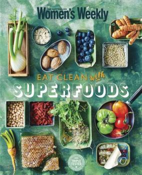 Paperback Eat Clean with Superfoods Book