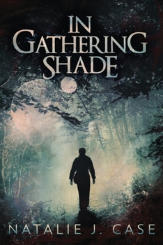 Paperback In Gathering Shade [Large Print] Book