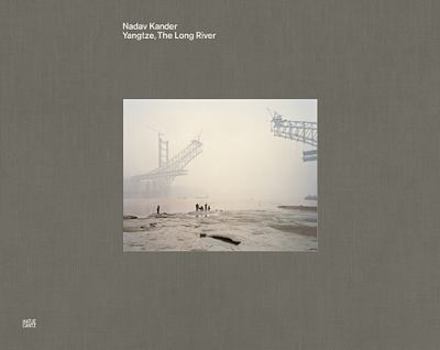 Hardcover Nadav Kander: Yangtze, the Long River Book