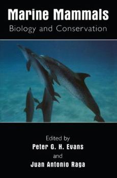 Paperback Marine Mammals: Biology and Conservation Book