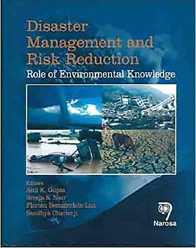 Hardcover Disaster Management and Risk Reduction: Role of Environmental Knowledge Book