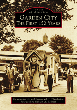 Paperback Garden City: The First 150 Years Book