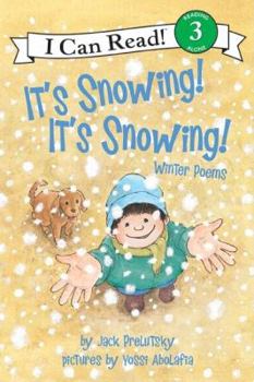 Paperback It's Snowing! It's Snowing!: Winter Poems Book