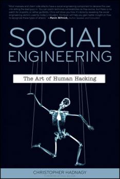 Paperback Social Engineering: The Art of Human Hacking Book