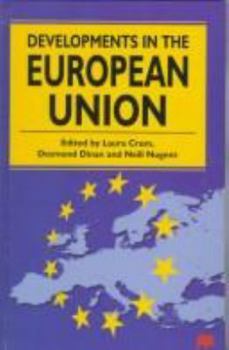 Paperback Developments in the European Union (Developments in Politics) Book