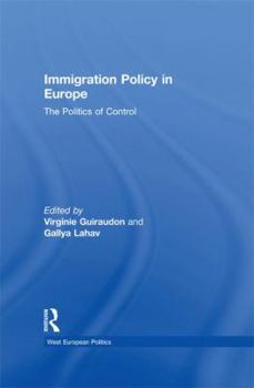 Paperback Immigration Policy in Europe: The Politics of Control Book
