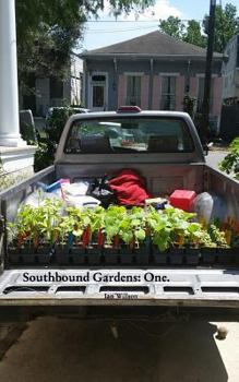Paperback Southbound Gardens: One: Food growing know how for the Urban South Book