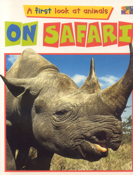 Paperback On Safari (First Look At Animals/Sp) Book