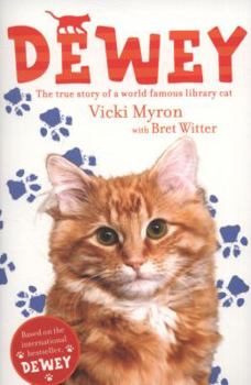 Paperback Dewey: The True Story of a World-Famous Library Cat Book