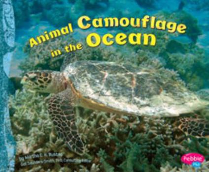 Paperback Animal Camouflage in the Ocean [Scholastic] Book