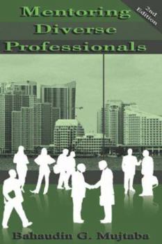 Paperback Mentoring Diverse Professionals Book