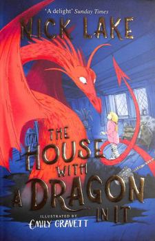 Paperback The House with a Dragon in It Book