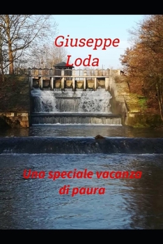 Paperback Una speciale vacanza di paura [Italian] Book