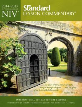 Paperback NIV(R) Standard Lesson Commentary(r) 2014-2015 Book