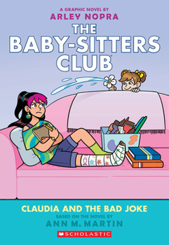 Paperback Claudia and the Bad Joke: A Graphic Novel (the Baby-Sitters Club #15) Book