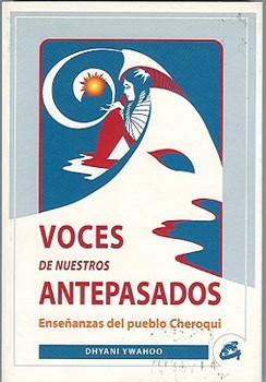 Paperback Voces de Nuestros Antepasados [Spanish] Book