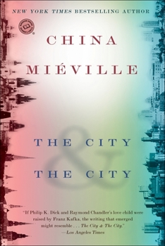 Paperback The City & the City Book