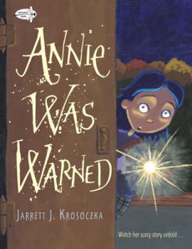 Paperback Annie Was Warned Book