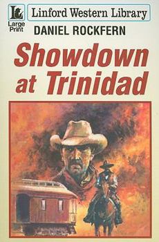 Paperback Showdown at Trinidad [Large Print] Book