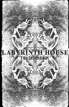 Paperback Labyrinth House: A Mystery Book