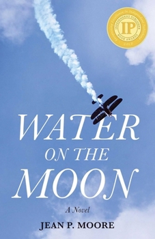 Paperback Water on the Moon Book