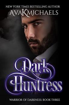 Paperback Warrior of Darkness: Dark Huntress Book