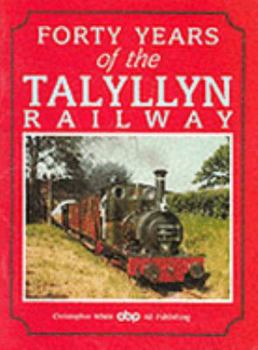 Paperback Forty Years on the Talyllyn Railway Book