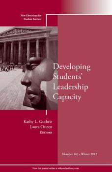 Paperback Developing Students' Leadership Capacity Book