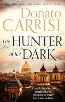 Paperback Hunter Of The Dark Book