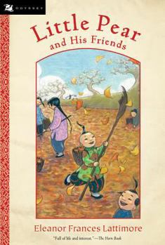 Paperback Little Pear and His Friends Book