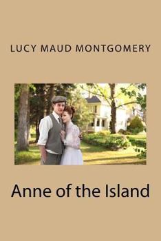 Paperback Anne of the Island Book