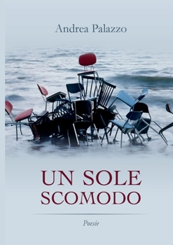 Paperback Un sole scomodo [Italian] Book