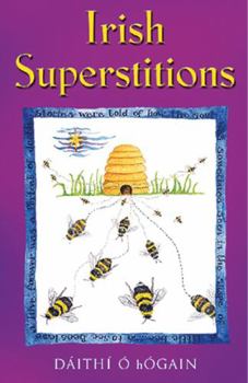 Paperback Irish Superstitions Book