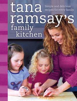 Paperback Tana Ramsay's Family Kitchen Book