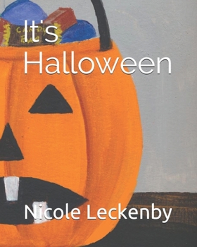 Paperback It's Halloween Book