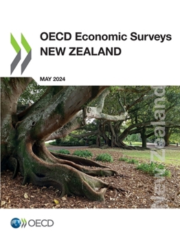 Paperback OECD Economic Surveys: New Zealand 2024 Book