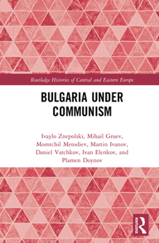 Paperback Bulgaria Under Communism Book