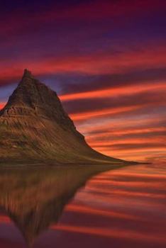 Paperback Kirkjufell Iceland At Dusk Notebook Book