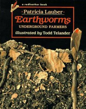 Paperback Earthworms: Underground Farmers [Large Print] Book