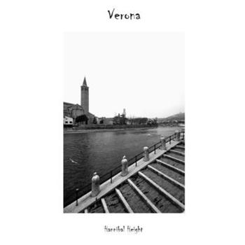 Paperback Verona Book