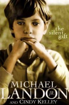 Hardcover The Silent Gift [Large Print] Book