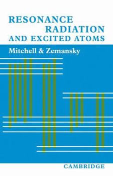 Paperback Resonance Radiation and Excited Atoms Book