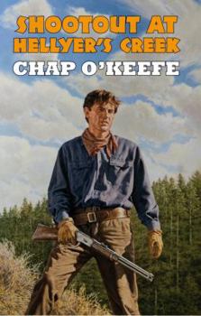 Paperback Shootout at Hellyer's Creek [Large Print] Book