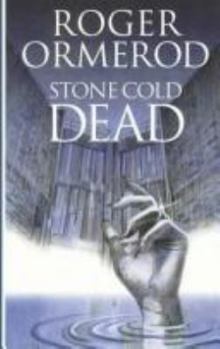 Paperback Stone Cold Dead [Large Print] Book