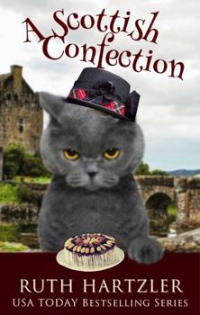 Paperback A Scottish Confection Large Print: Culinary Cat Cozy Mystery (Amish Cupcake Cozy Mystery Large Print) Book