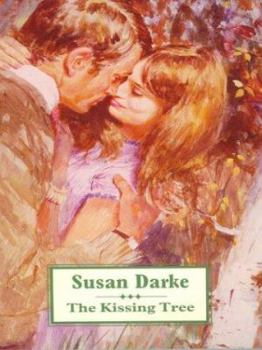 Paperback The Kissing Tree [Large Print] Book