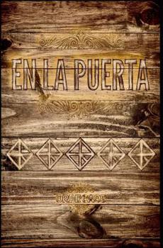 Paperback En la puerta [Spanish] Book