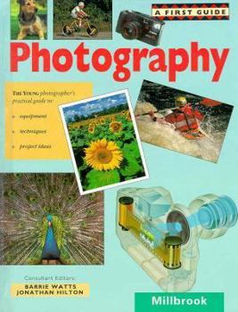 Paperback Photography (Pb) (A First Guide) Book
